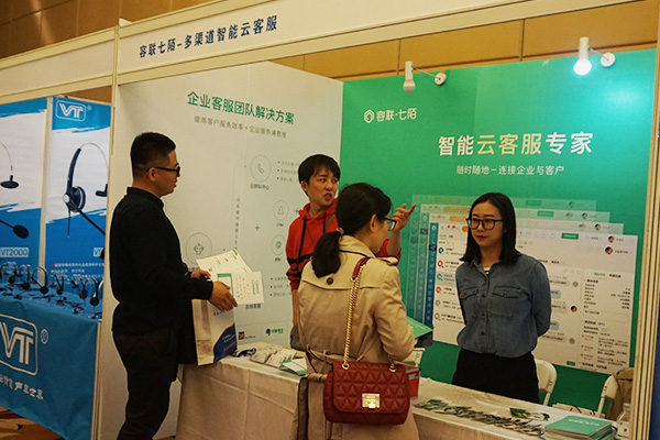 ?f)?></a></td>
    <td width=