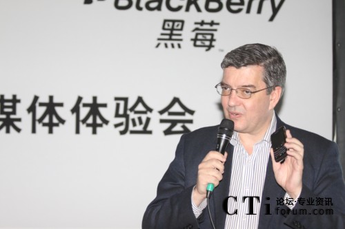 RIM˾Ї^(q)x չʾݮ8980 Curve֙C(j)